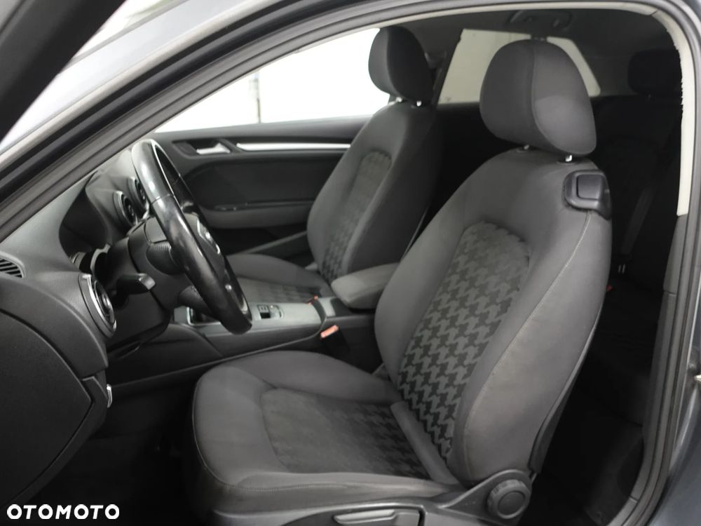 Audi A3 Sportback 2.0 TDI Ambiente - 21