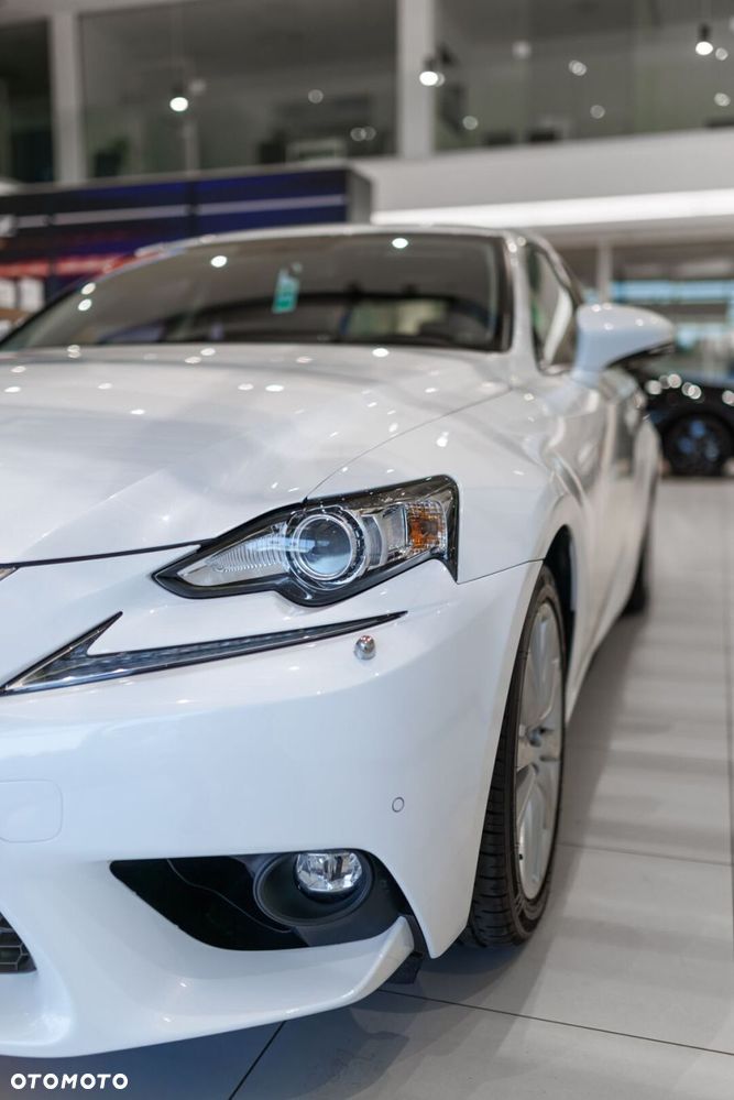 Lexus IS - 14