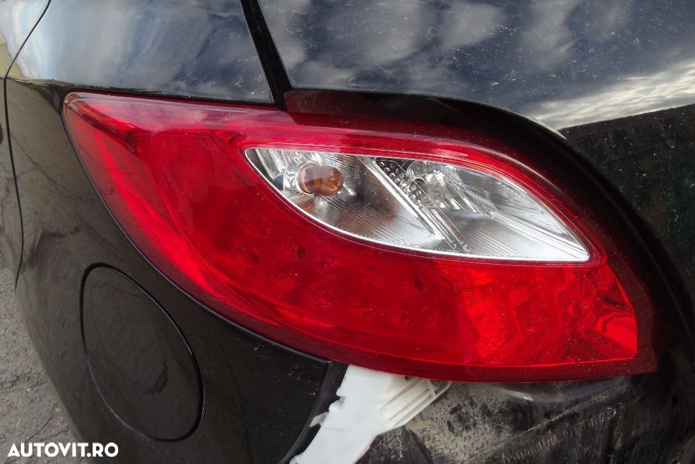 Stop Mazda 2 an 2008-2014 stopuri spate lampa tripla dezmembrez Mazda - 1