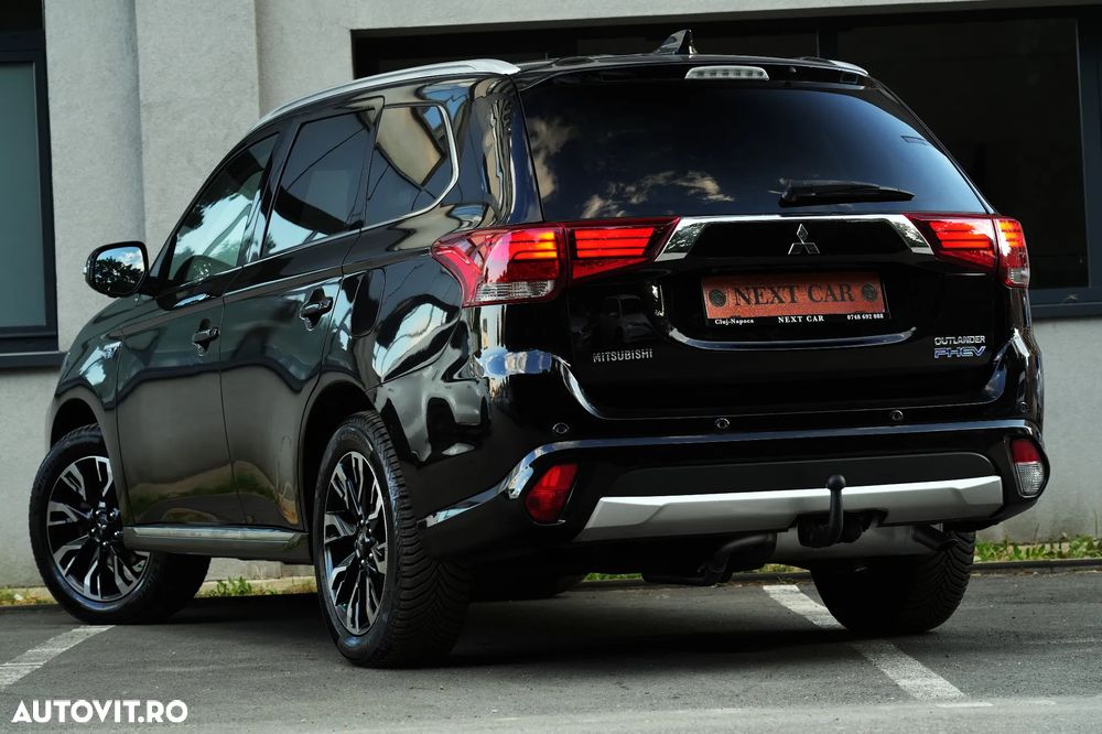 Mitsubishi Outlander 2.0 4WD Plus - 5