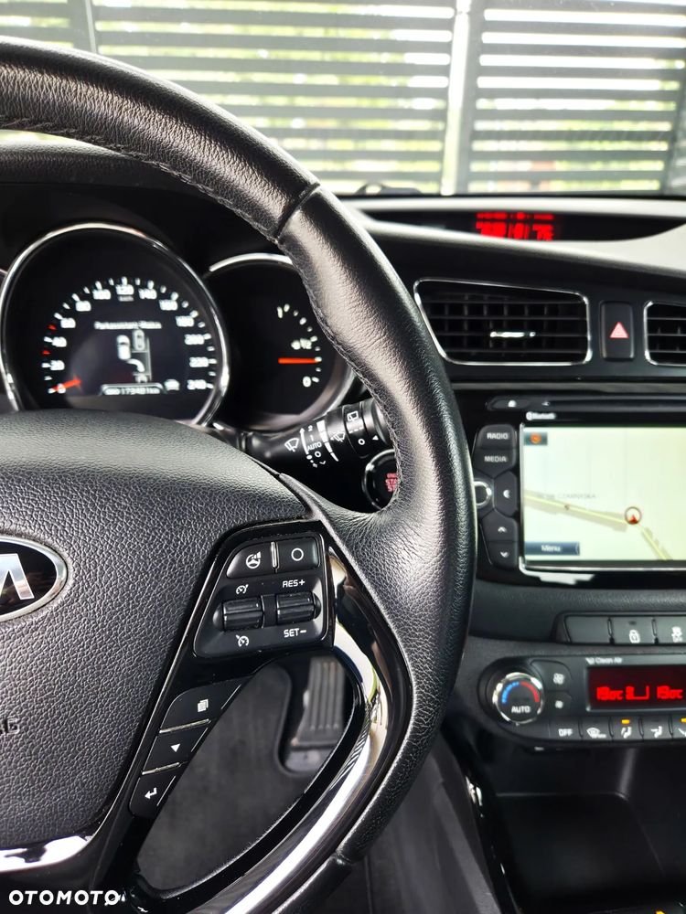 Kia Ceed 1.6 GDI Dream Team Edition - 14