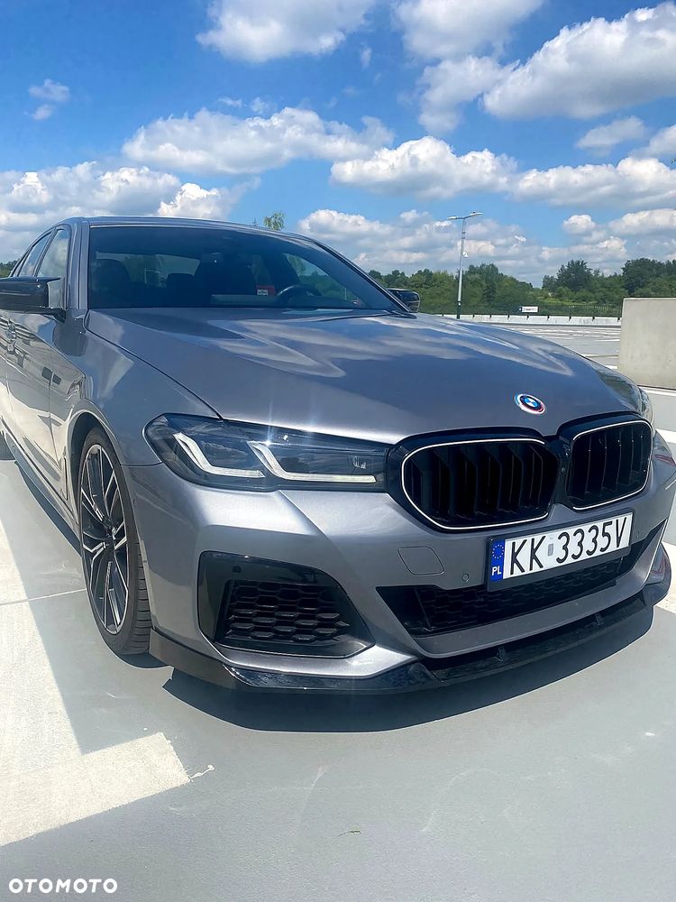 BMW Seria 5 M550i xDrive - 17