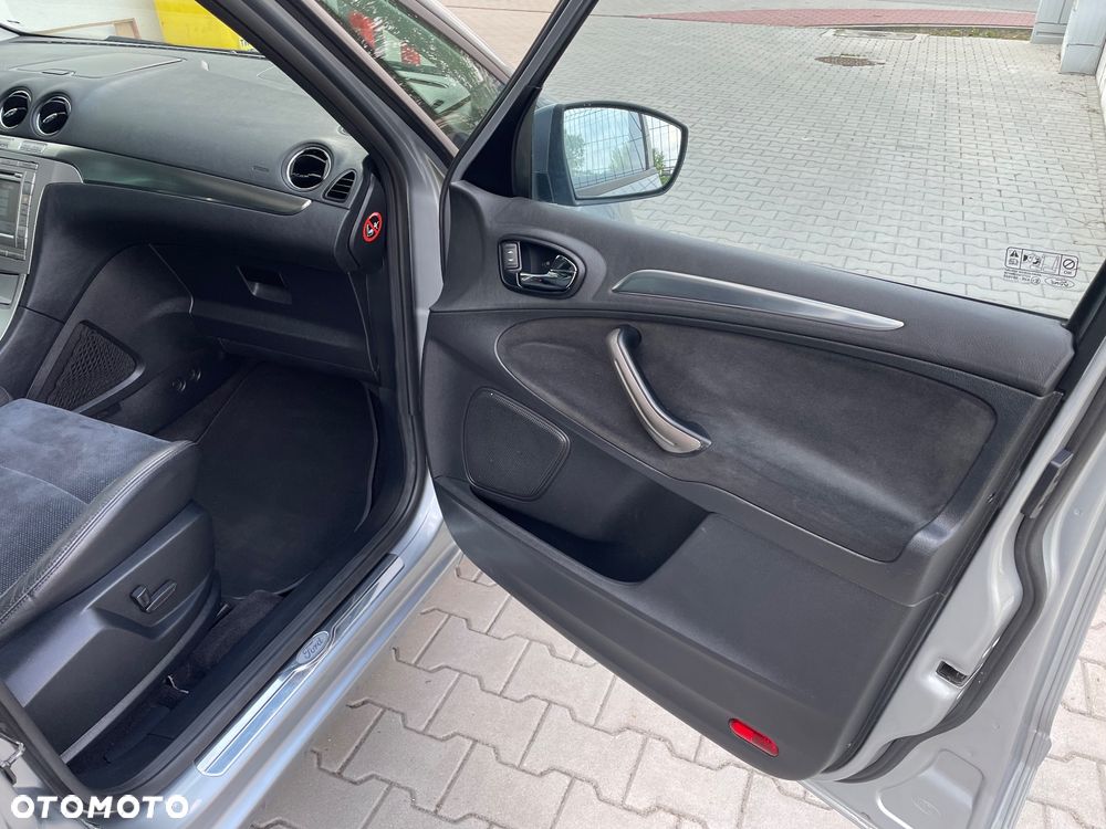 Ford S-Max - 22