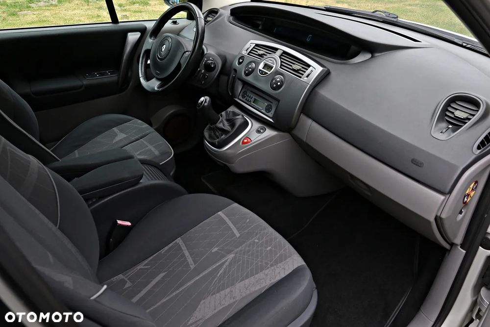 Renault Scenic - 25