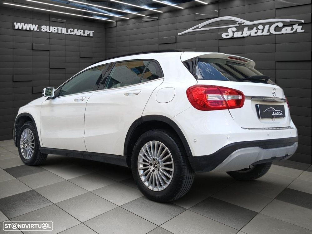 Mercedes-Benz GLA 220 4Matic 7G-DCT Style - 4