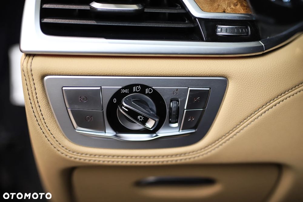 BMW Seria 7 730d xDrive - 20
