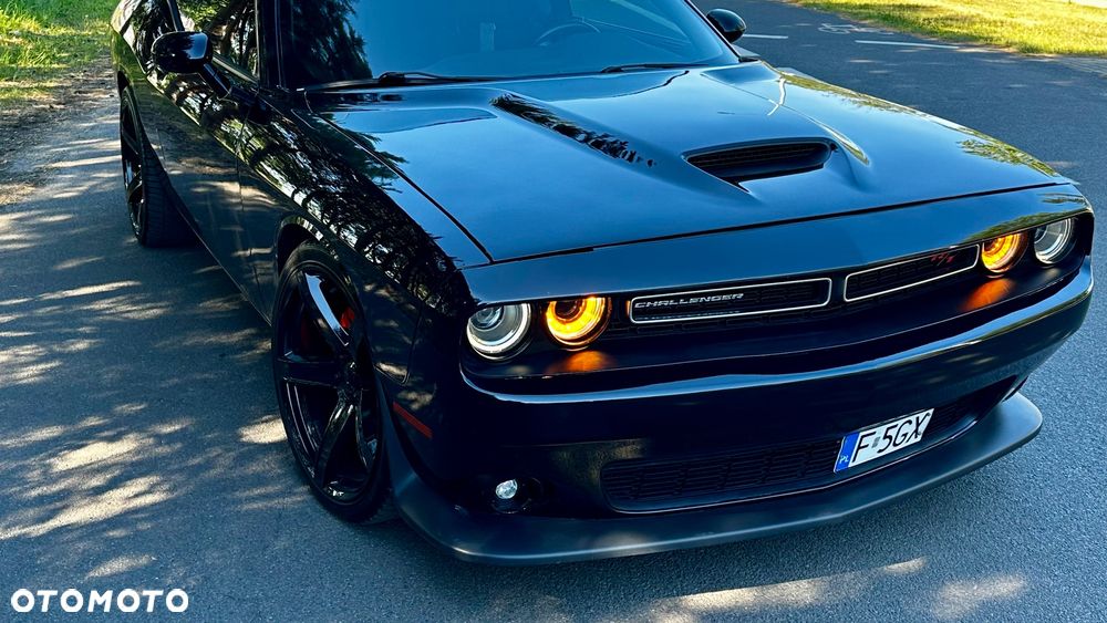 Dodge Challenger - 10