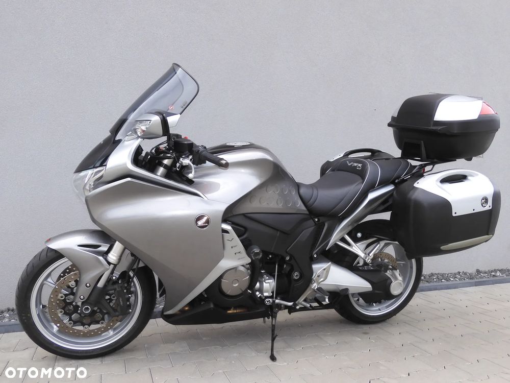Honda VFR - 22