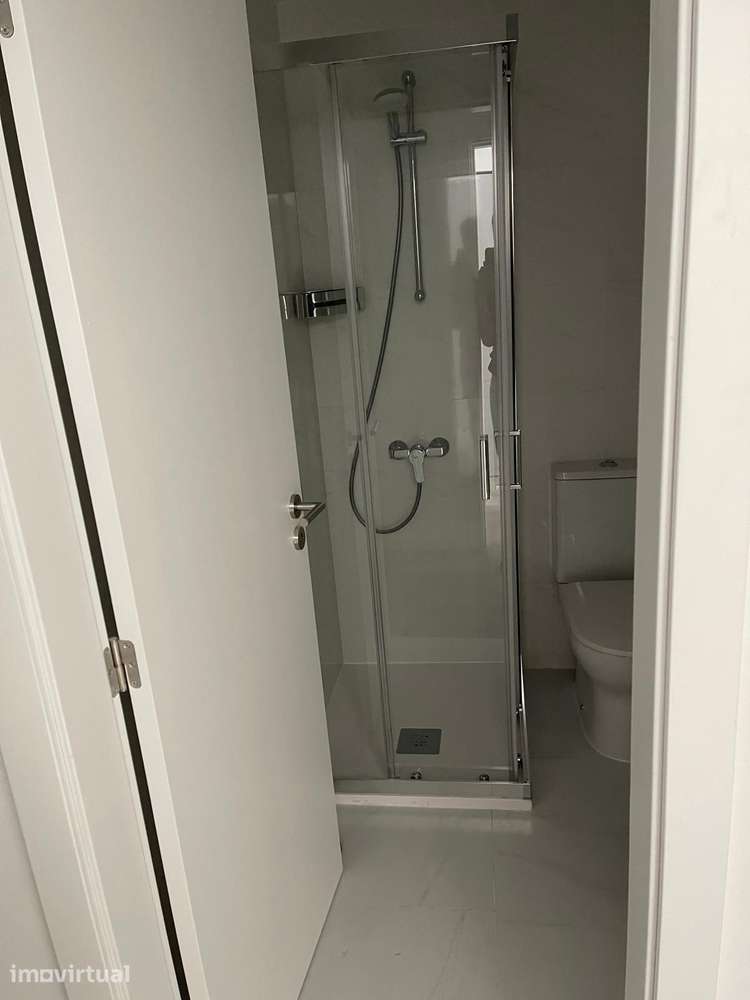 Apart. T1 com 2 casas de banho, pronto a habitar - Grande imagem: 2/10