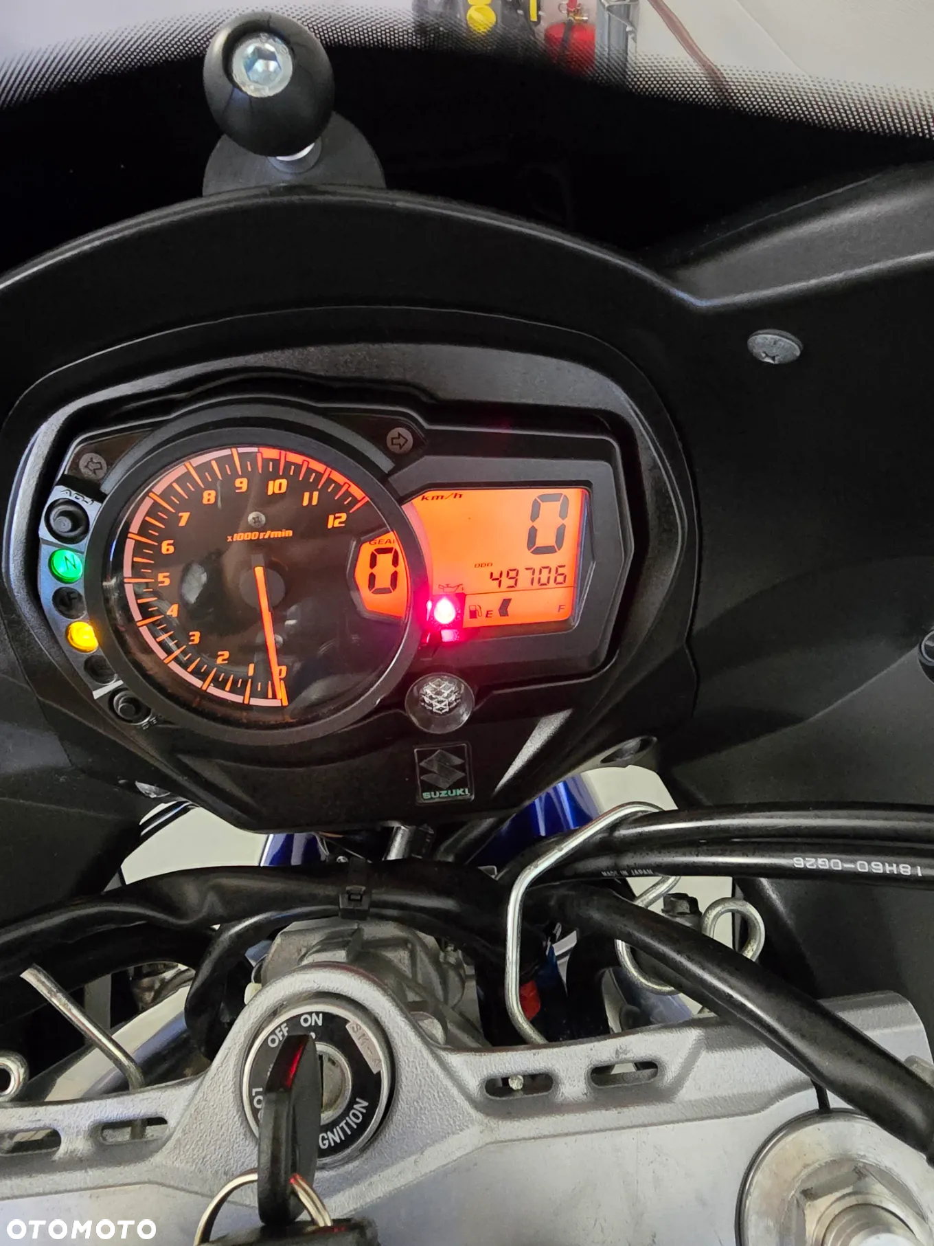 Suzuki GSX - 12