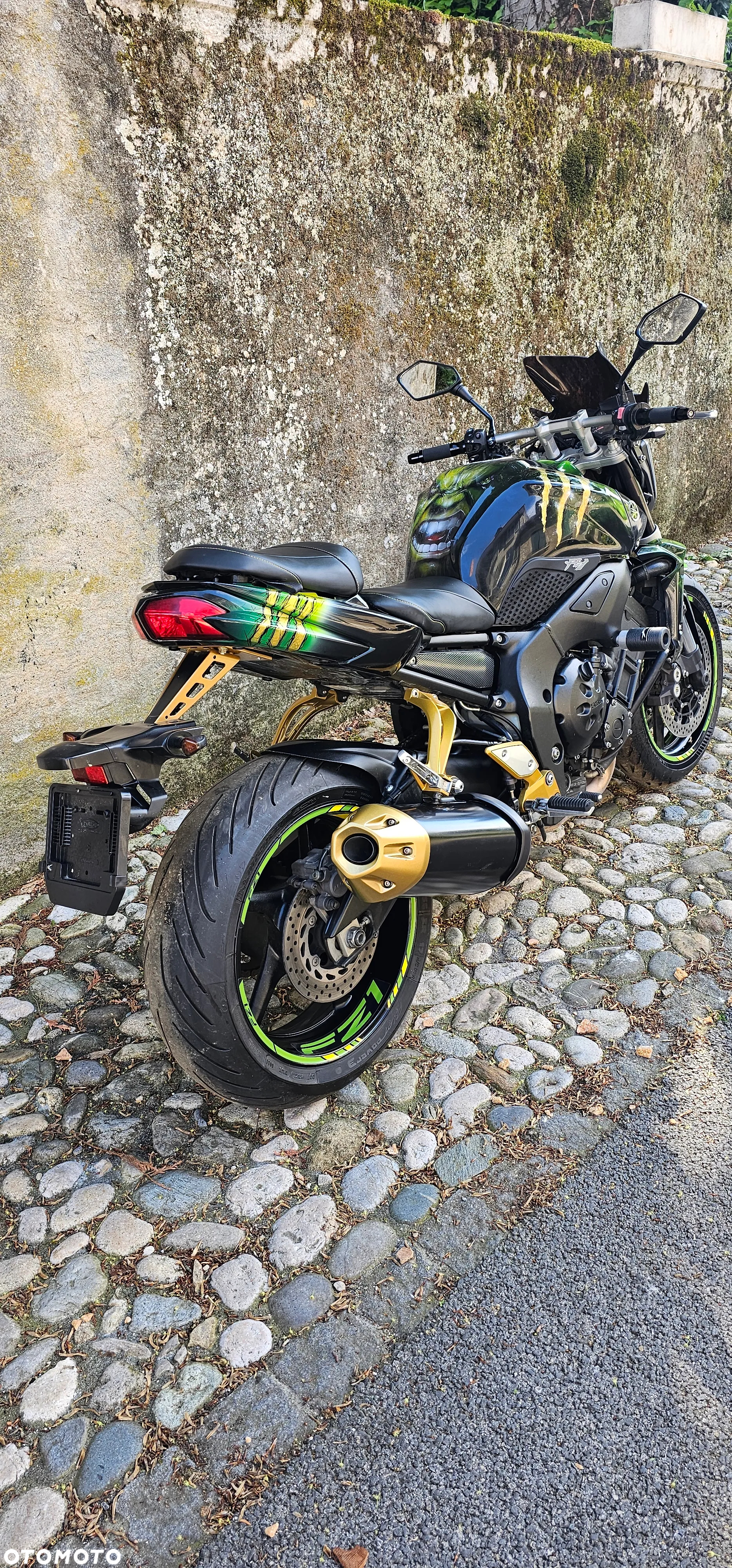Yamaha FZ - 8