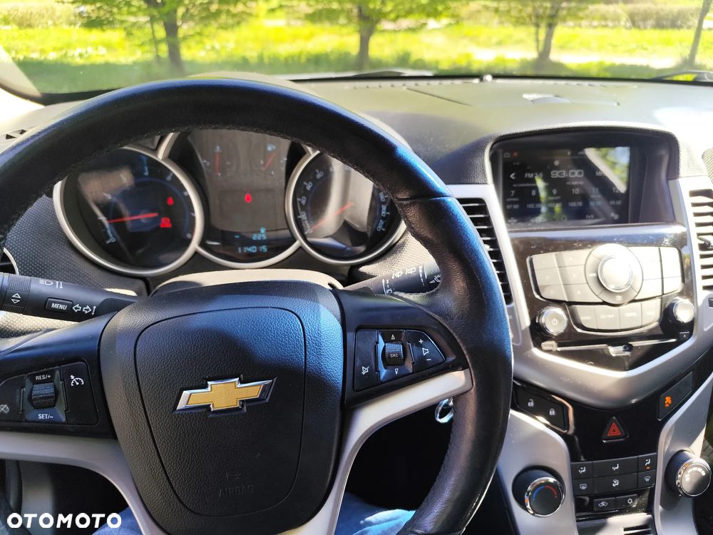 Chevrolet Cruze 1.8 LT - 24