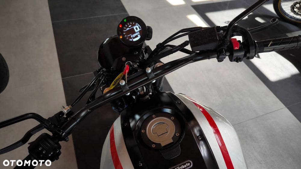 Yamaha XSR - 10