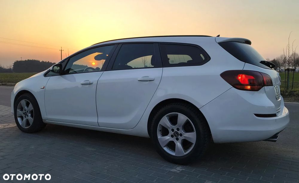 Opel Astra 2.0 CDTI DPF Sport - 11