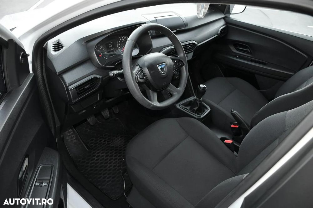 Dacia Logan TCe 90 Essential - 7