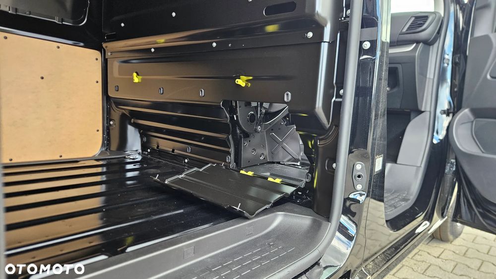 Opel Vivaro - 11