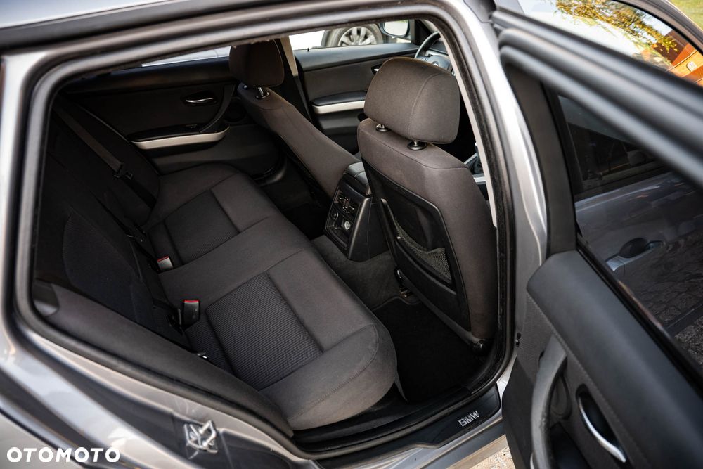 BMW Seria 3 318d - 21