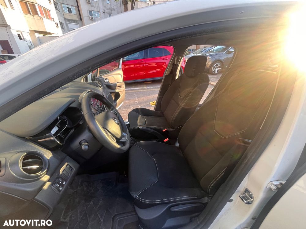 Renault Clio - 10
