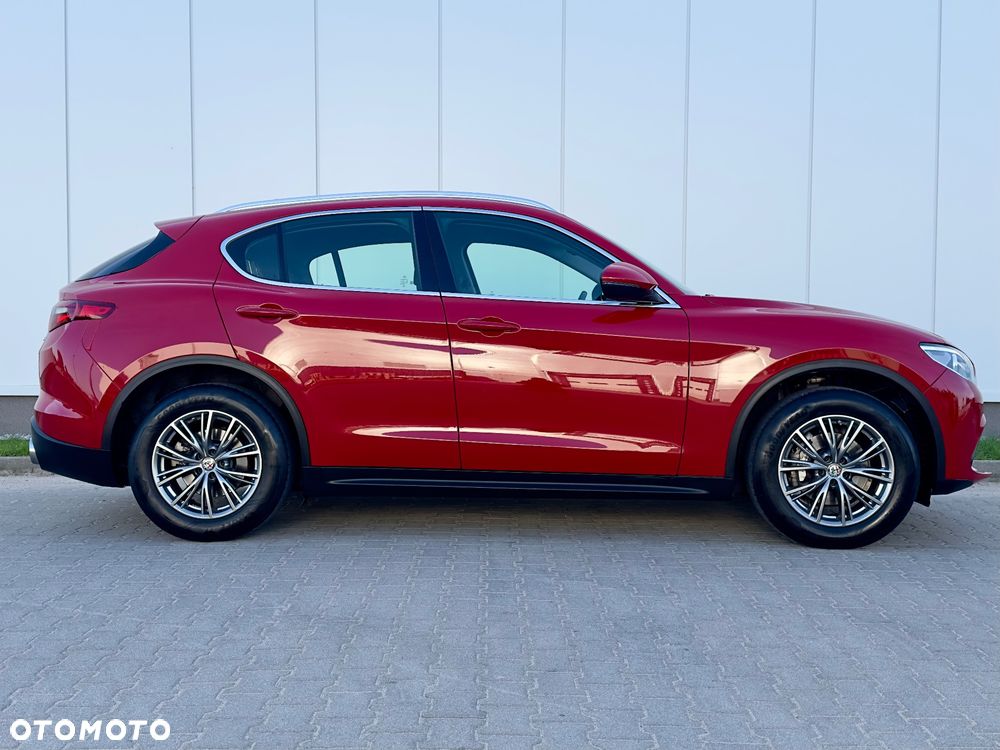 Alfa Romeo Stelvio - 16