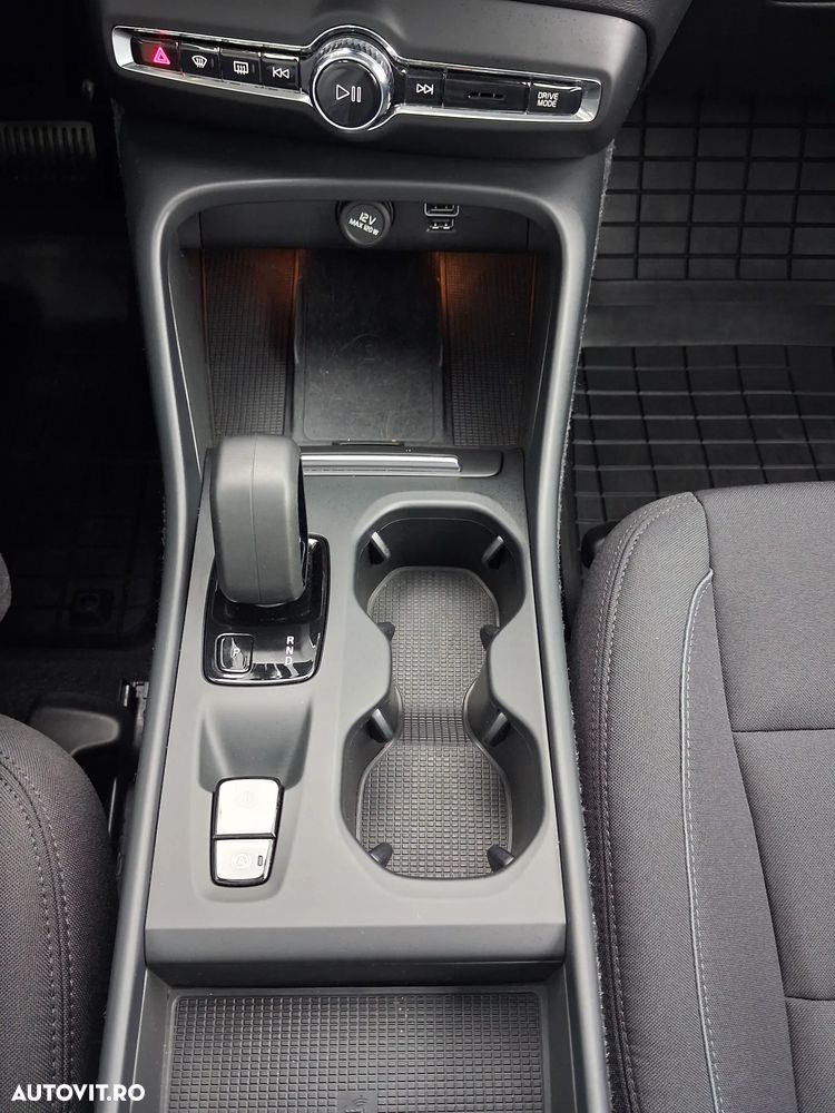 Volvo XC 40 Recharge T5 Twin Engine AT7 Inscription Expression - 28