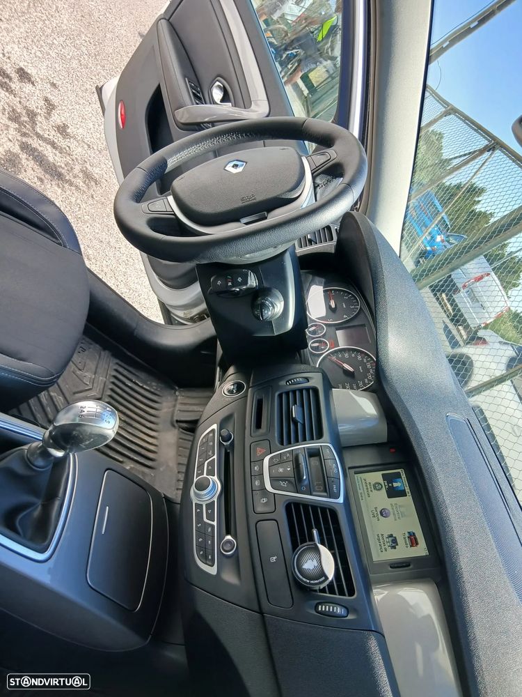 Renault Laguna Break 2.0 dCi GT 4Control - 32