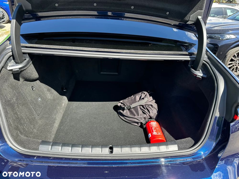 BMW Seria 7 M760e PHEV xDrive sport - 23