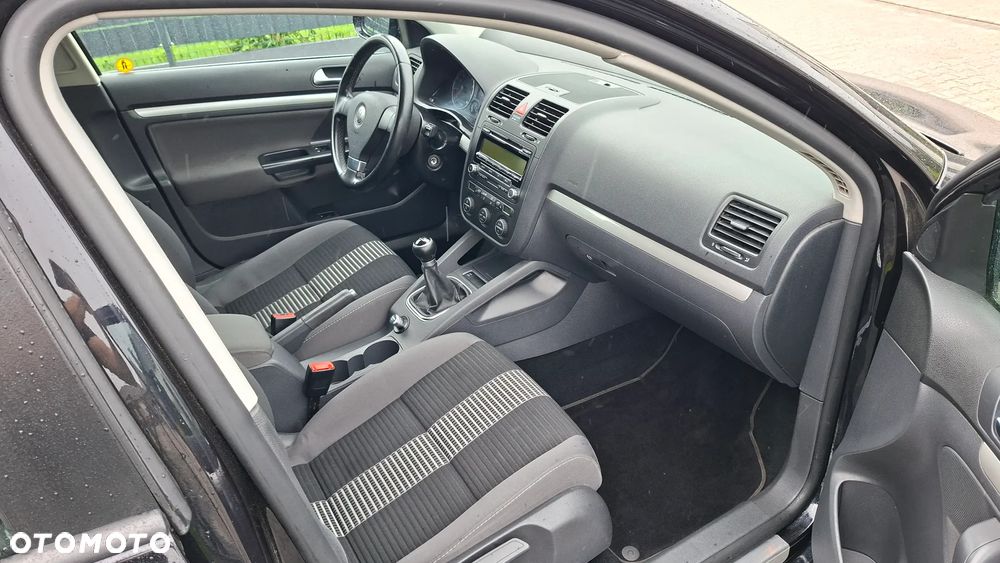 Volkswagen Jetta 1.6 Trendline - 16