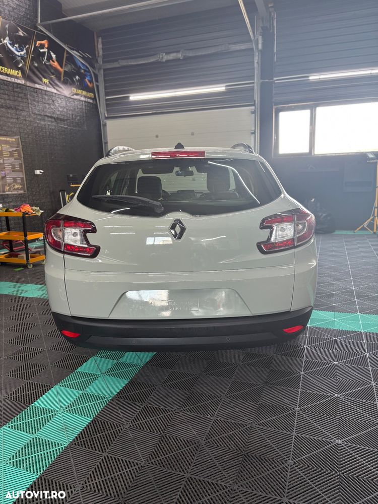 Renault Megane 1.5 dCI Color Edition - 4