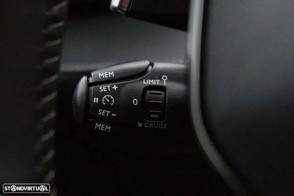 Peugeot 2008 1.5 BlueHDi Allure Pack EAT8 - 20