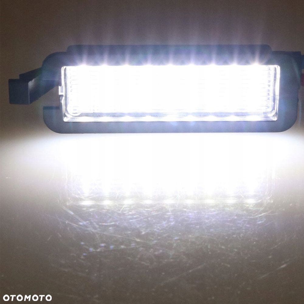 Lampki LED tablicy rejestracyjnej Tuning Chrysler Pacifica II 300 Compass 2 - 3