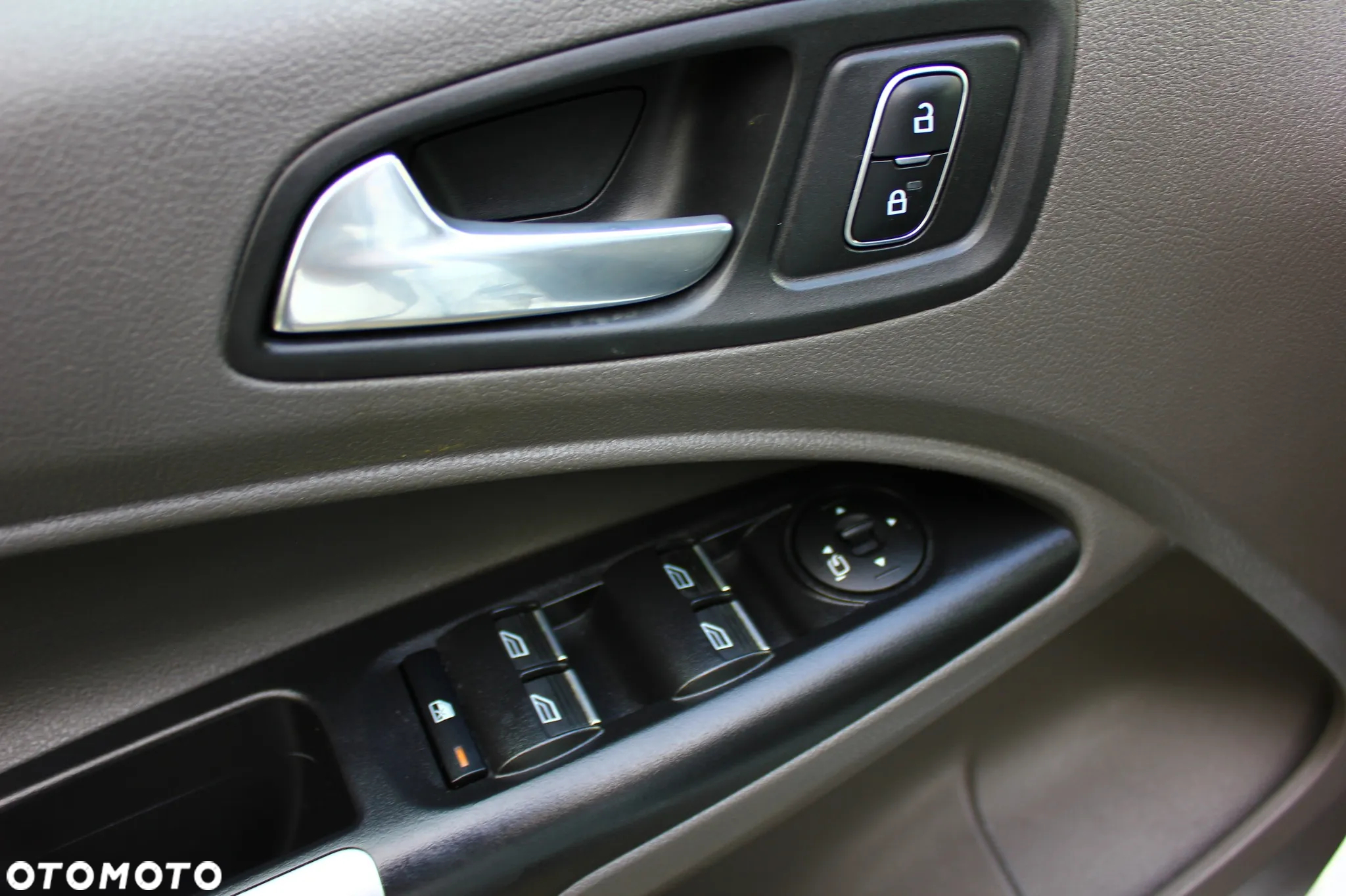 Ford Tourneo Connect 1.5 EcoBlue Titanium - 29