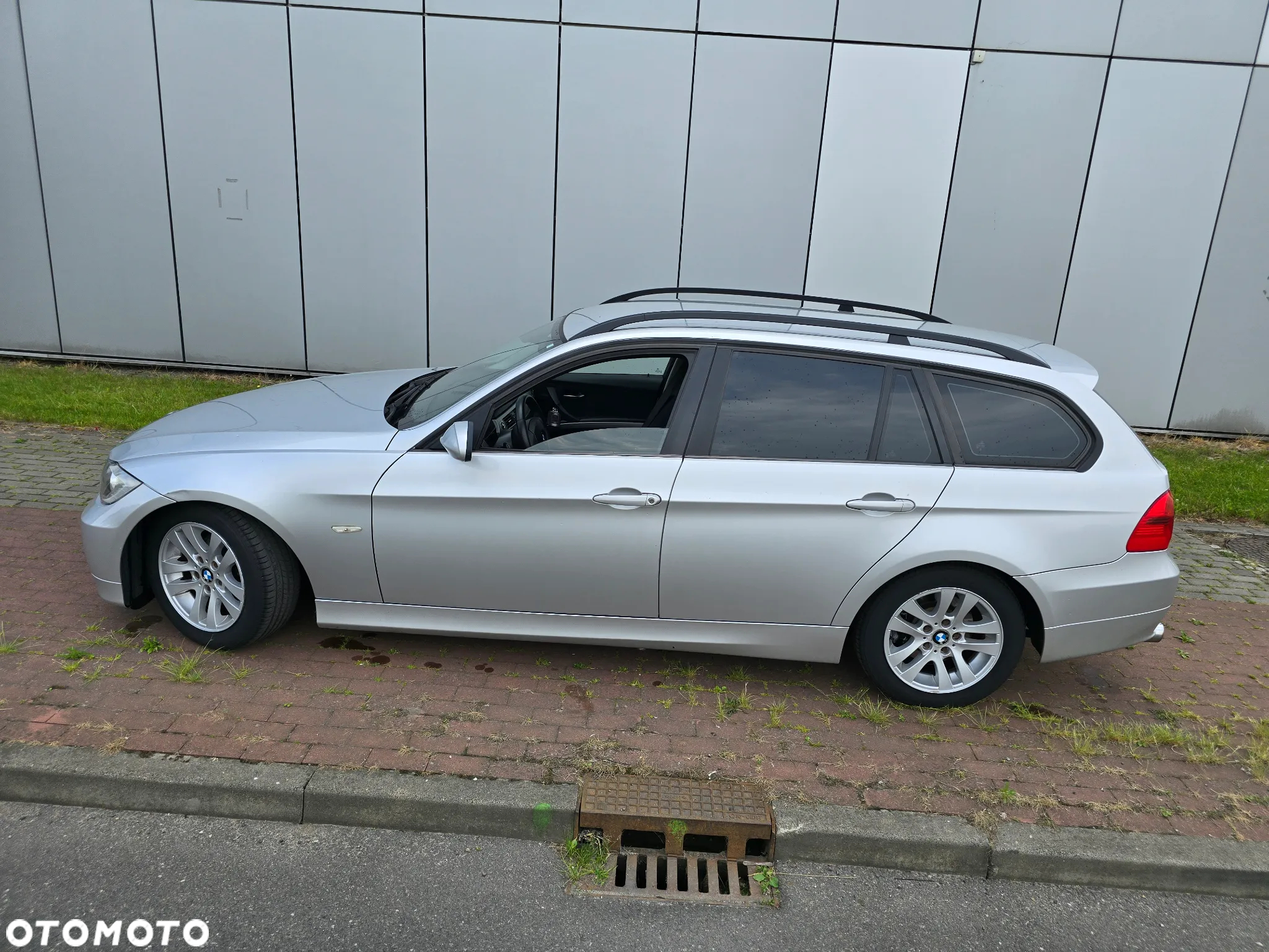 BMW Seria 3 320i Touring - 28