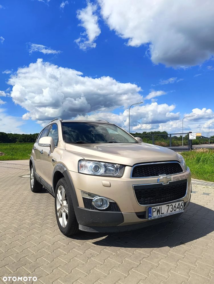 Chevrolet Captiva 2.2 D LTZ - 4