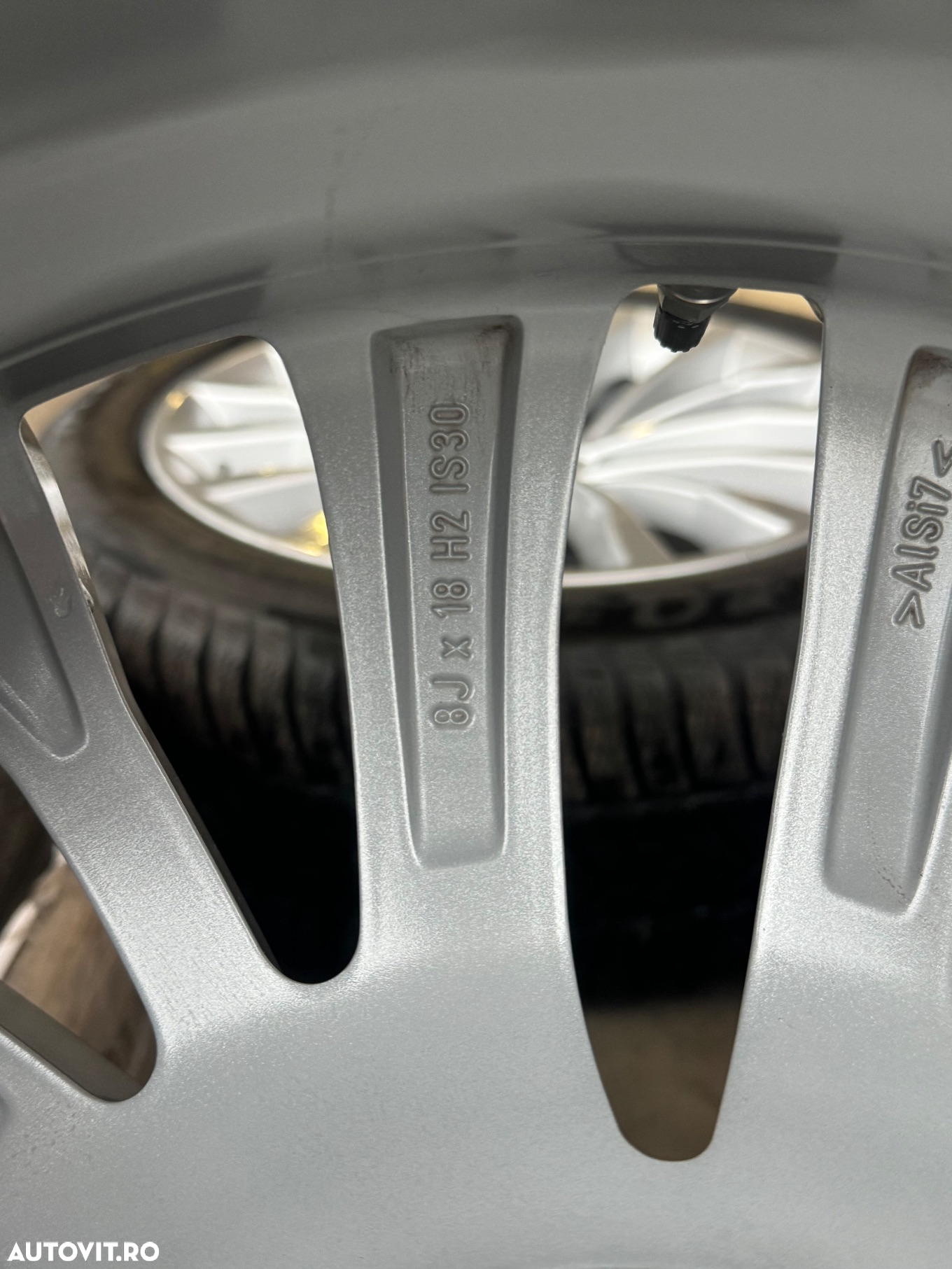 Vând jante originale BMW G30 seria 5 pe 18” cu anvelope de iarnă - 9