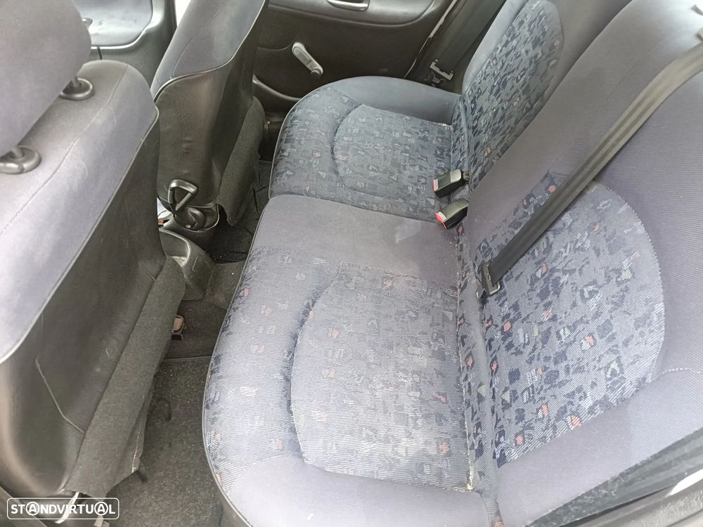 Peugeot 206 1.1 XT - 17