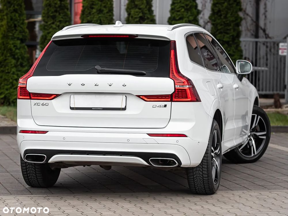Volvo XC 60 D4 SCR AWD R-Design - 12