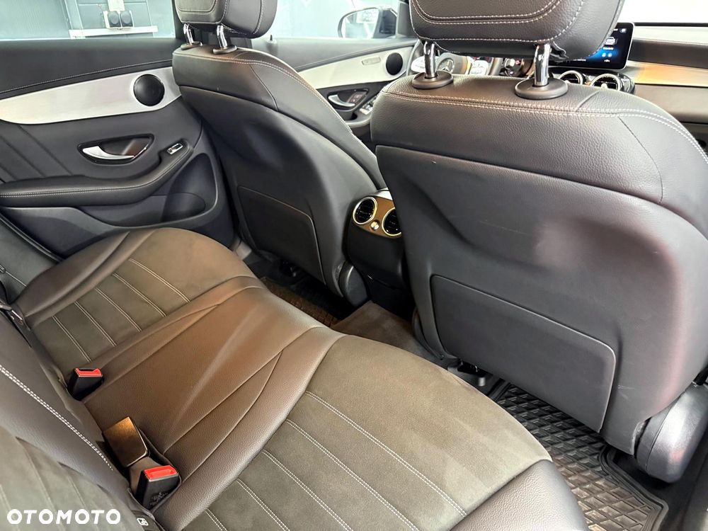 Mercedes-Benz GLC 220 d 4Matic 9G-TRONIC AMG Line - 30