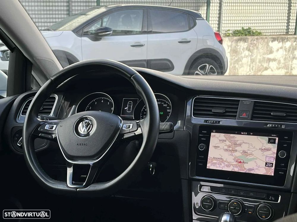 VW Golf 1.0 TSI Confortline DSG - 12