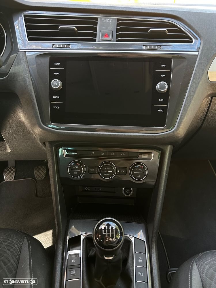 VW Tiguan 1.6 TDI Confortline - 14