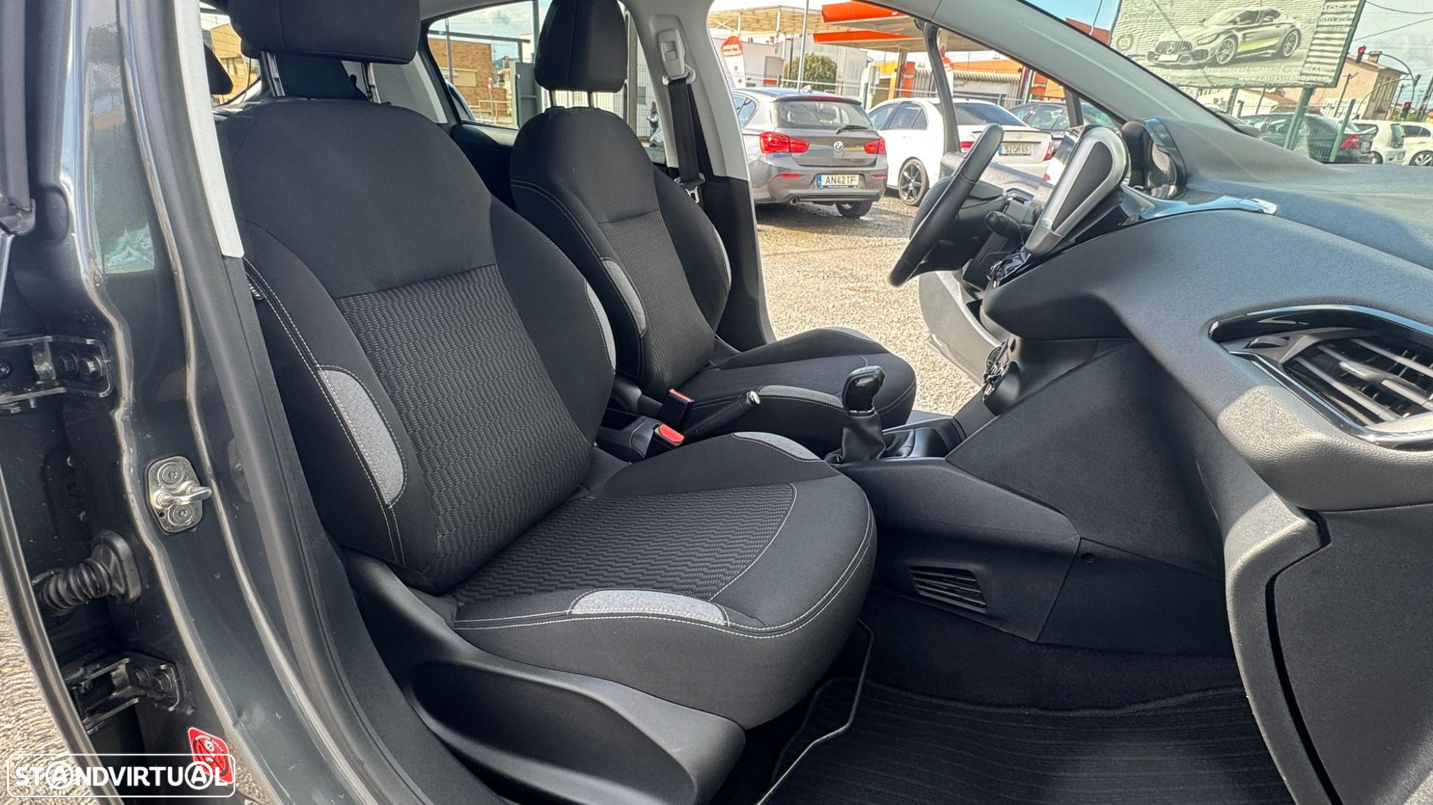 Peugeot 208 1.4 HDi Allure - 14