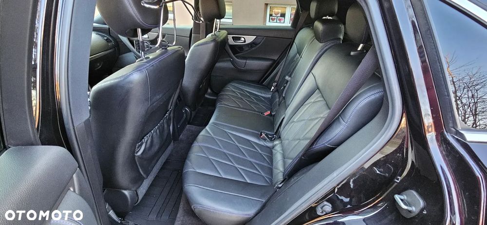 Infiniti QX70 3.7 S Premium - 11