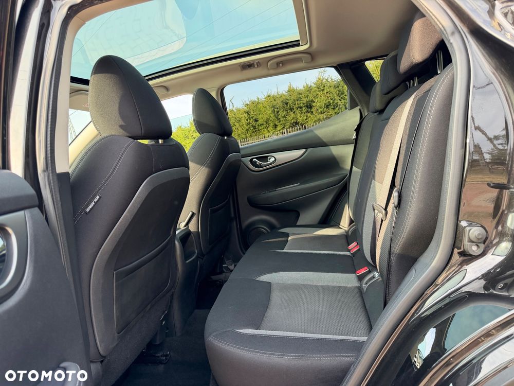 Nissan Qashqai 1.3 DIG-T N-Connecta DCT - 17