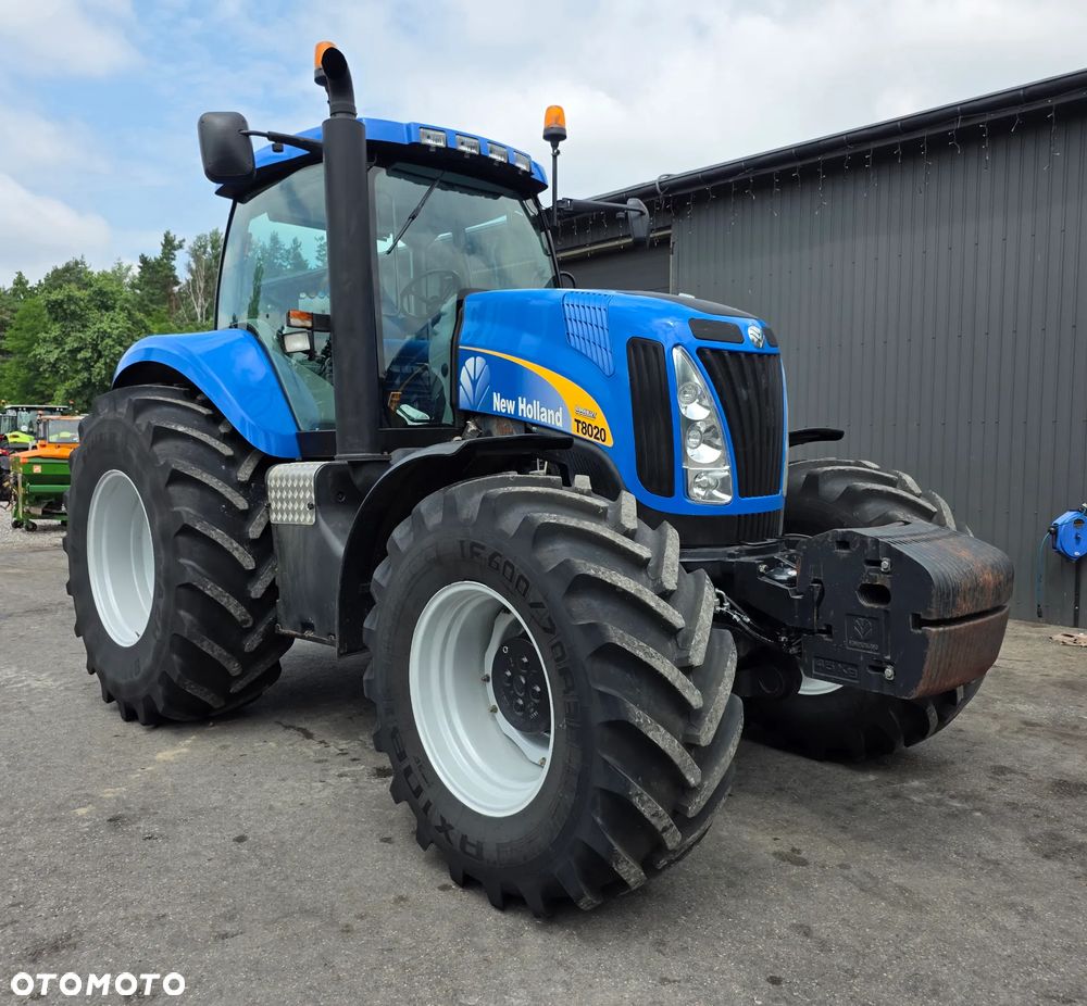 New Holland T8020 - 2