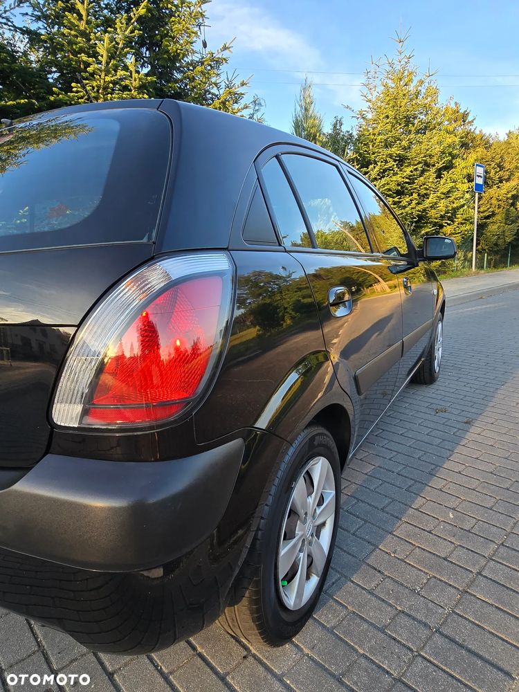 Kia Rio - 21