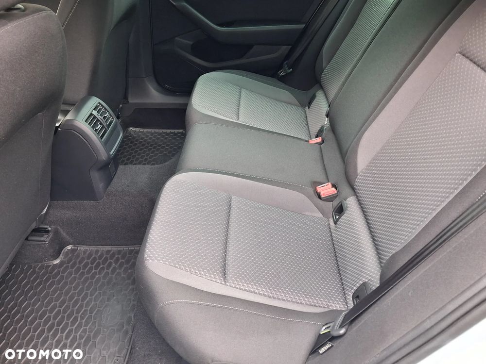 Volkswagen Passat 2.0 TDI EVO Business - 24