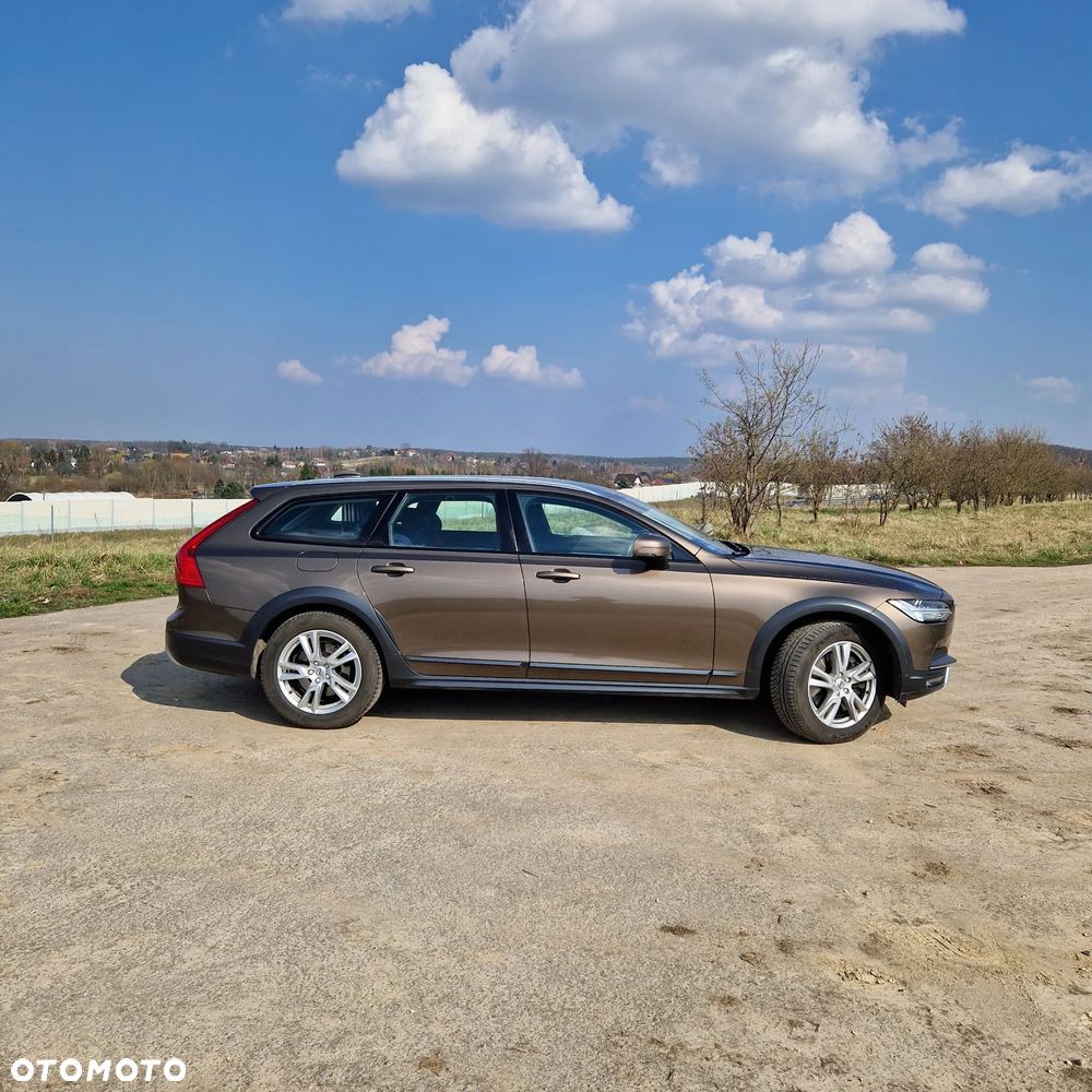 Volvo V90 D5 AWD Momentum - 2
