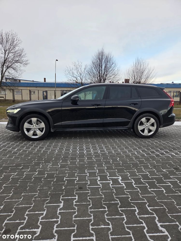 Volvo V60 Cross Country - 5