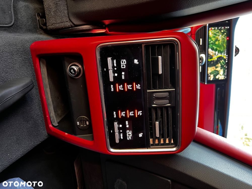 Porsche Cayenne S - 25