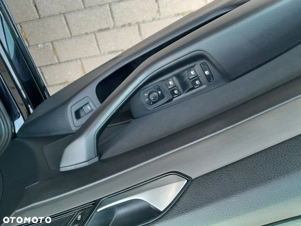 Volkswagen Passat Variant 1.5 TSI EVO Elegance - 10