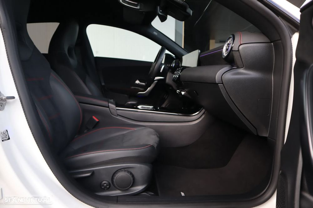 Mercedes-Benz CLA 250 e Shooting Brake AMG Line - 13